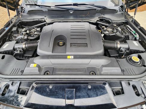 Used 2020 Land Rover Range Rover Sport SE image 17