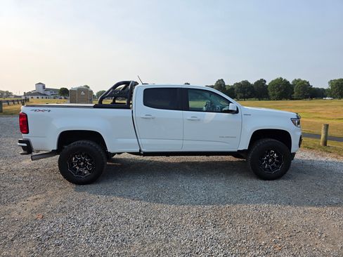 Used 2022 Chevrolet Colorado LT w/ Luxury Package image 2