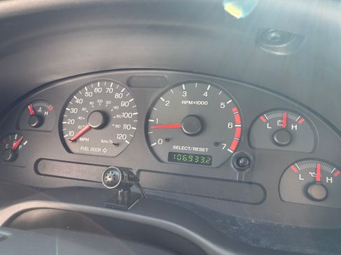 Used 2003 Ford Mustang Deluxe Convertible image 8