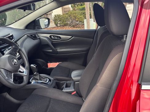 Used 2018 Nissan Rogue Sport S image 5