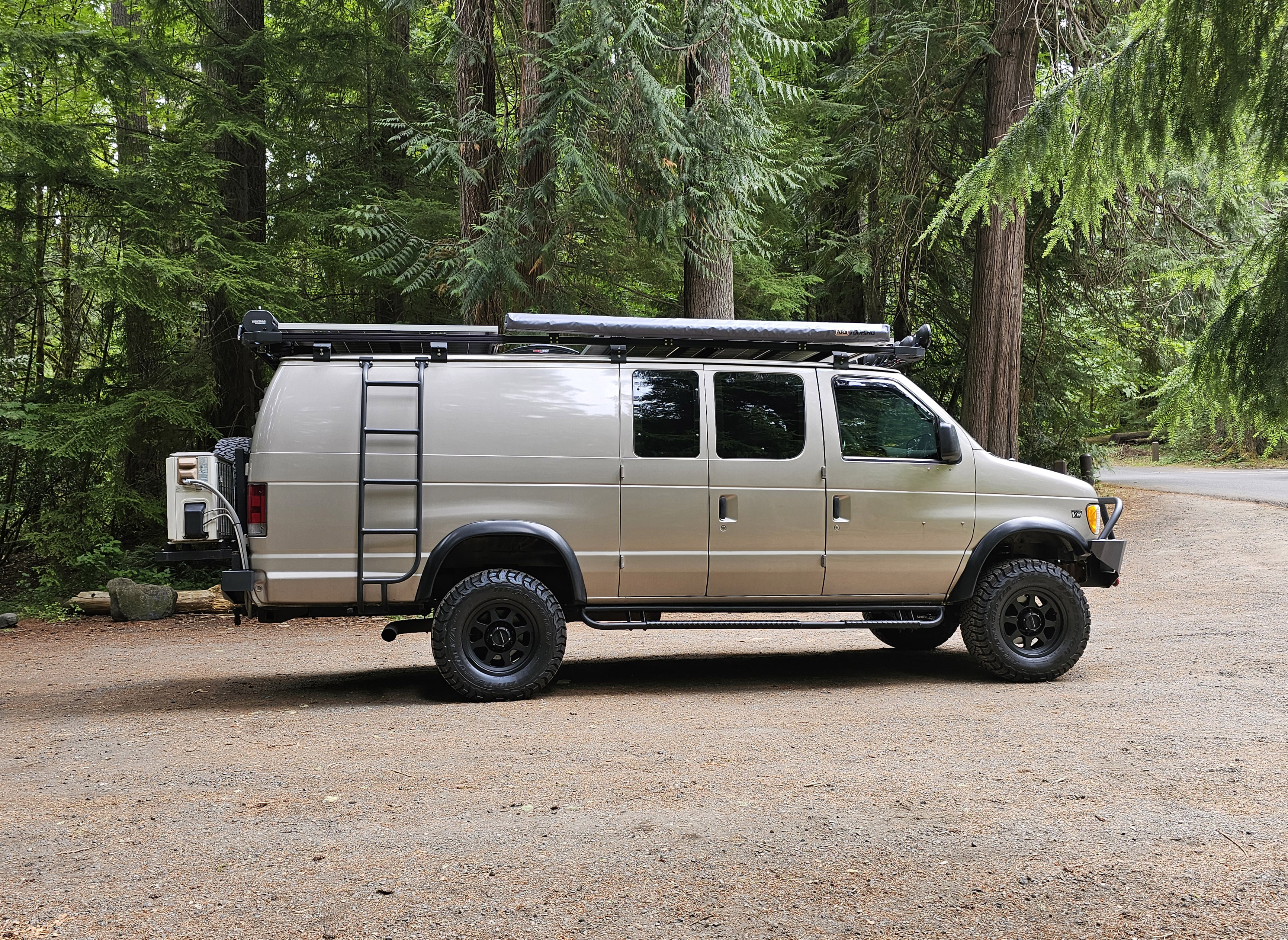 Used 2002 Ford E-350 and Econoline 350 Extended Super Duty RWD image 8