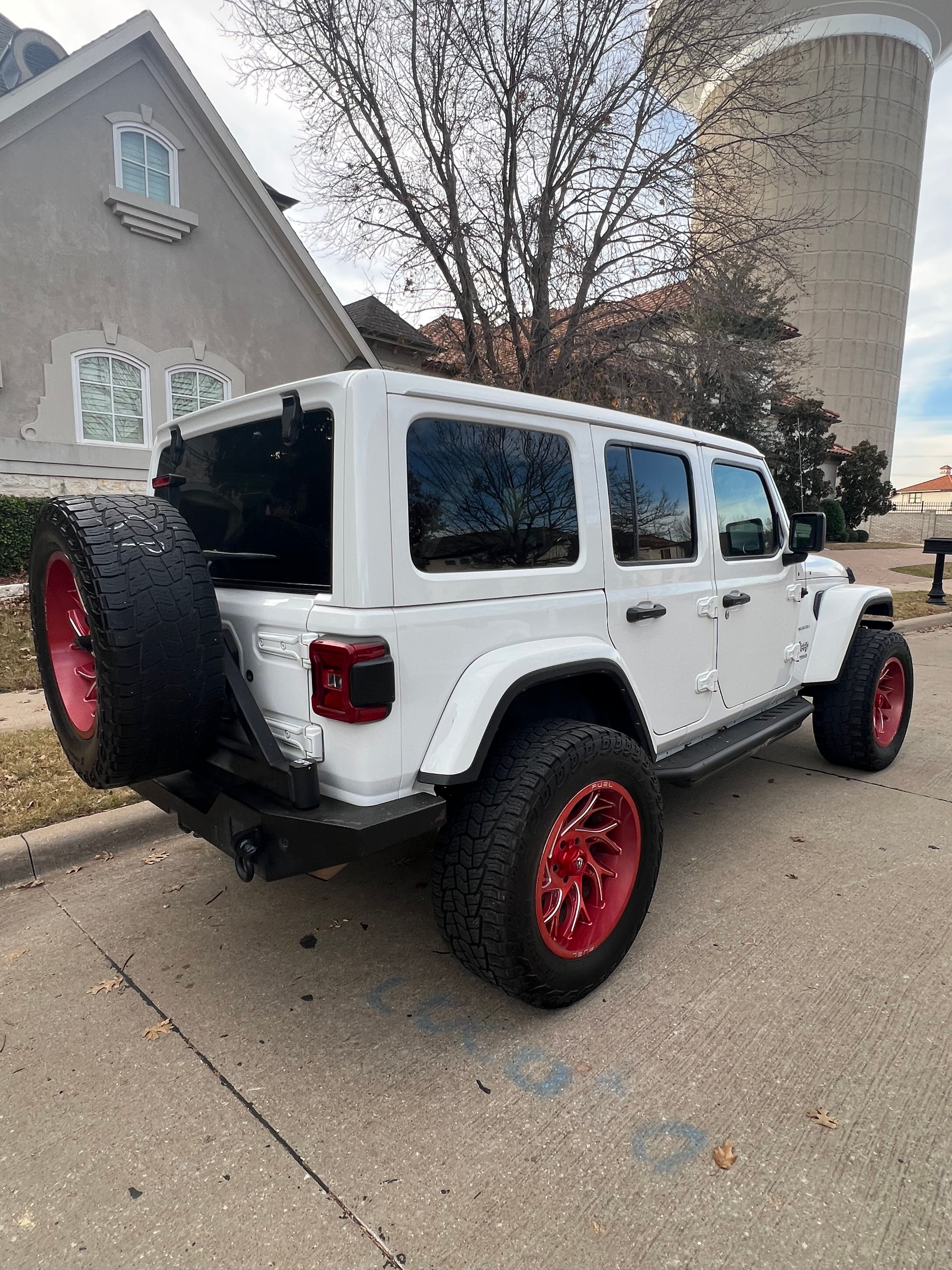 Used 2021 Jeep Wrangler Unlimited Sahara AWD/4WD image 5