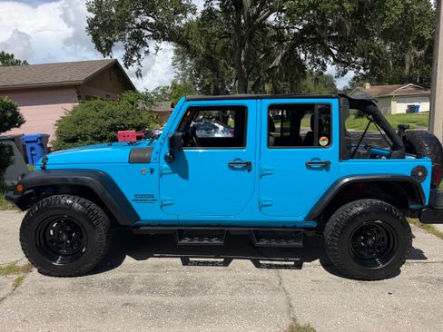 Used 2017 Jeep Wrangler Unlimited Sport w/ Quick Order Package 24S AWD/4WD image 5