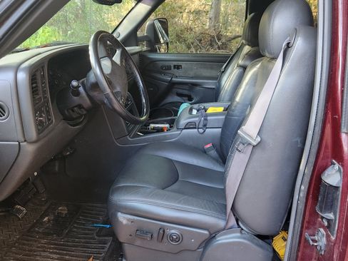 Used 2003 Chevrolet Silverado 2500 LT w/ Skid Plate Package image 4