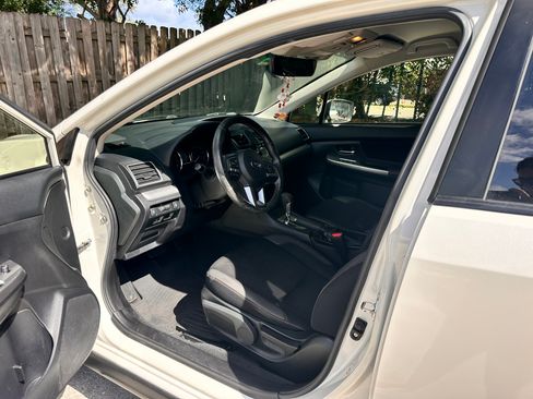 Used 2017 Subaru Crosstrek 2.0i Premium image 6