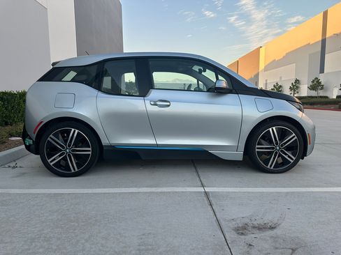 Used 2015 BMW i3 w/ Range Extender image 11