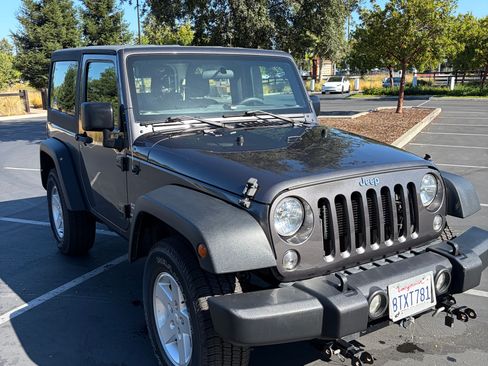 Used 2018 Jeep Wrangler Sport AWD/4WD image 8