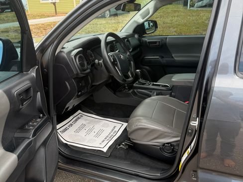 Used 2023 Toyota Tacoma SR AWD/4WD image 11