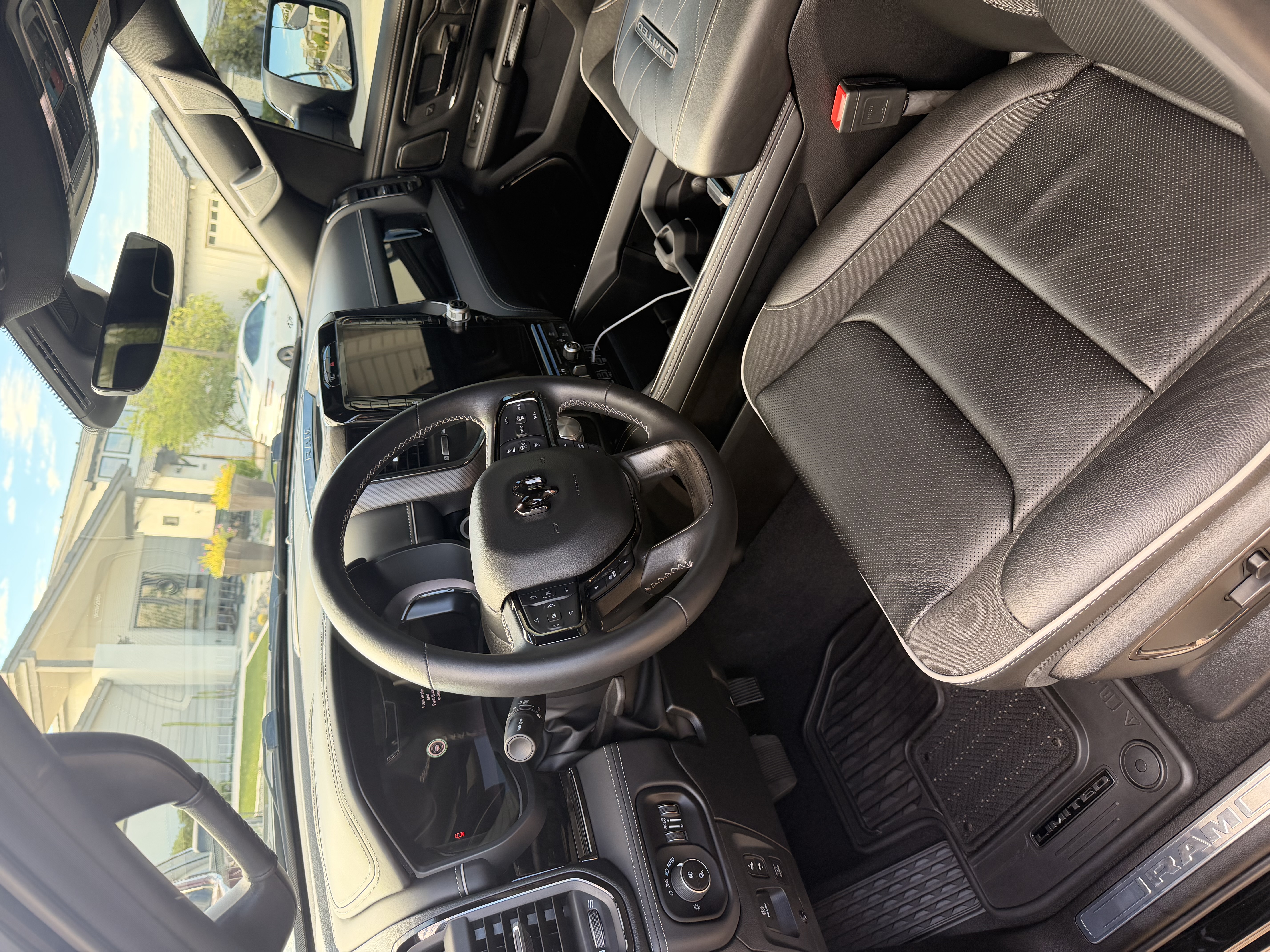 Used 2025 RAM 1500 Limited w/ Trailer Tow Group AWD/4WD image 15