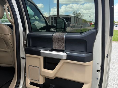 Used 2017 Ford F250 Lariat w/ Lariat Value Package image 25