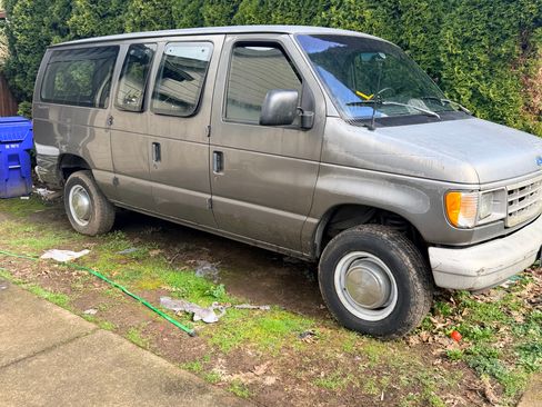 Used 1993 Ford E-350 and Econoline 350 Club Wagon RWD image 10
