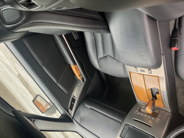 Used 2004 Cadillac XLR RWD image 11