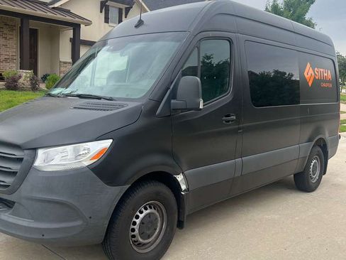 Used 2023 Mercedes-Benz Sprinter 2500 image 4