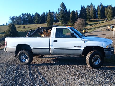 Used 1998 Dodge Ram 2500 Truck 4x4 Regular Cab image 4