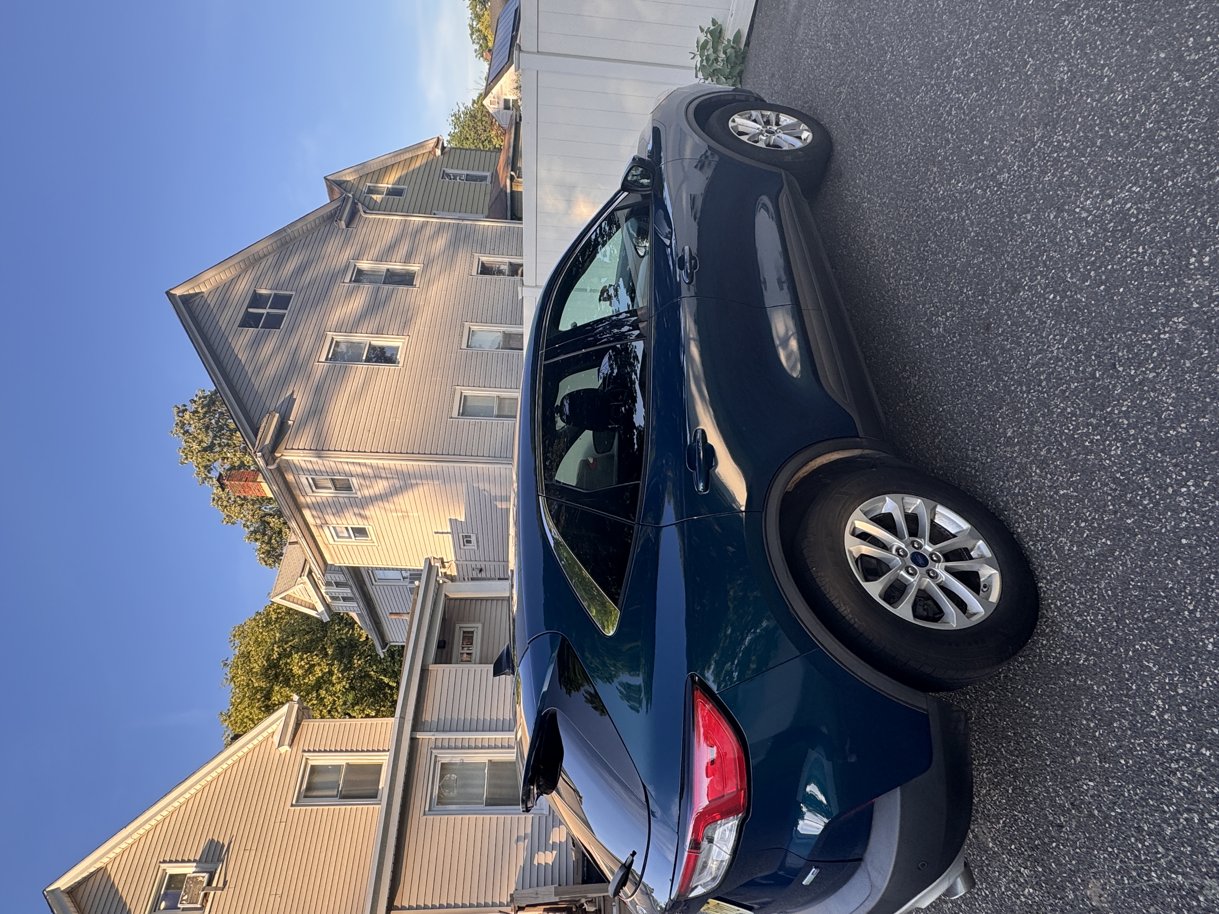 Used 2020 Ford Escape SE AWD/4WD image 2