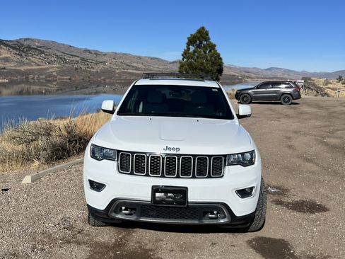 Used 2018 Jeep Grand Cherokee Limited image 14