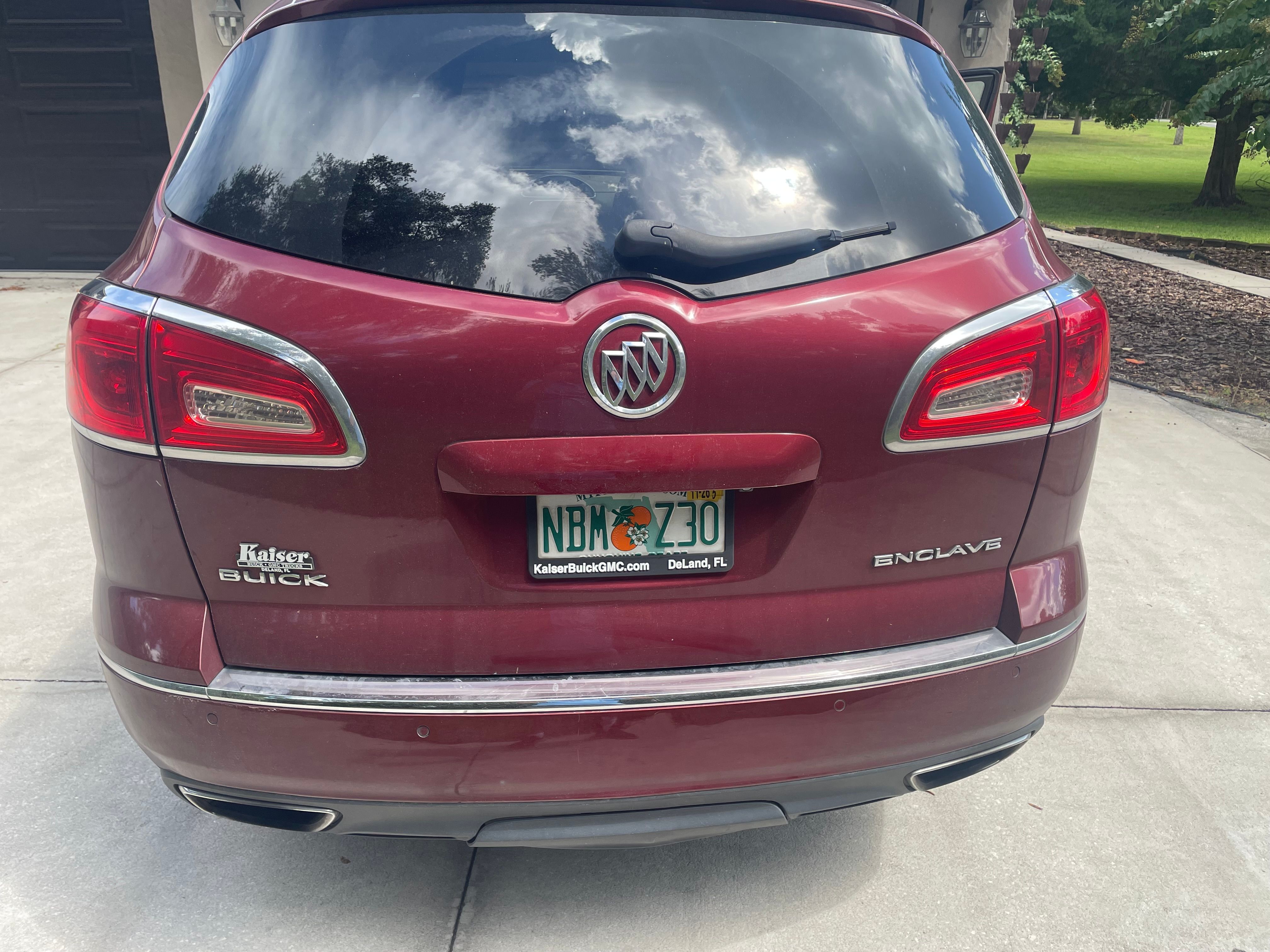 Used 2015 Buick Enclave Premium w/ Trailering Package FWD image 5
