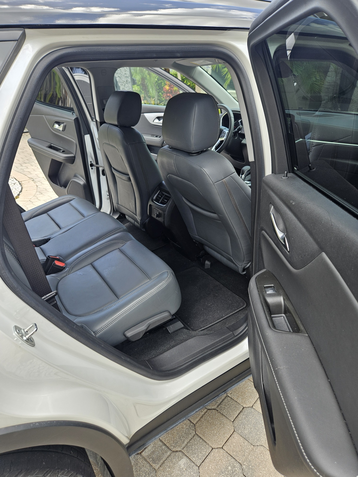Used 2024 Chevrolet Blazer LT w/ Midnight/Sport Edition FWD image 20