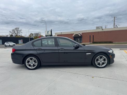 Used 2011 BMW 550i xDrive 550i xDrive Sedan 4D image 2