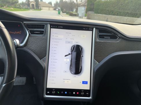 Used 2013 Tesla Model S image 24