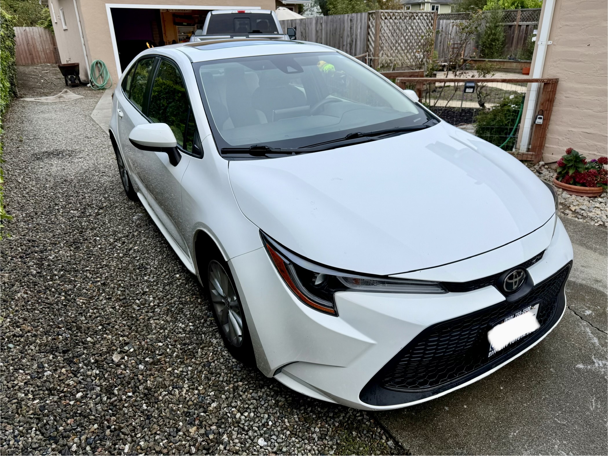 Used 2020 Toyota Corolla LE w/ LE Premium Package FWD image 6