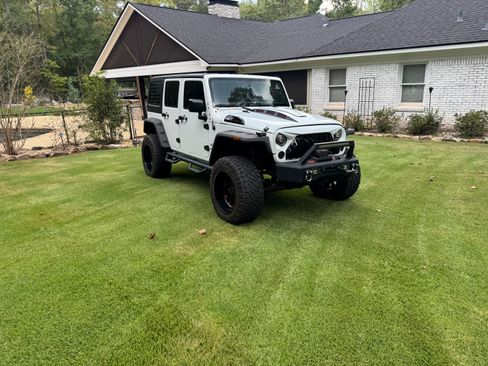 Used 2018 Jeep Wrangler Unlimited Sport S image 16