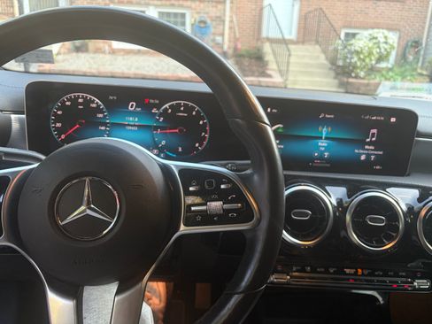 Used 2020 Mercedes-Benz CLA 250 image 11