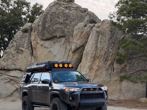 Used 2019 Toyota 4Runner TRD Off-Road AWD/4WD image 16
