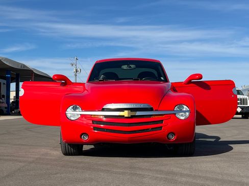 Used 2004 Chevrolet SSR Convertible Pickup 2D w/ Preferred Equipment Group image 12