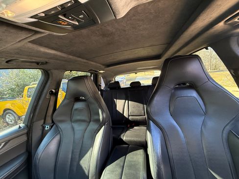 Used 2017 BMW X5 M image 8