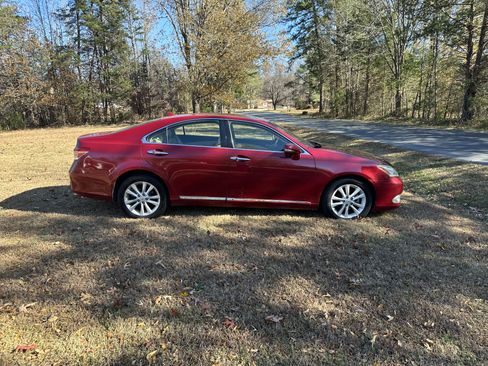 Used 2010 Lexus ES 350 w/ Preferred Accessory Package image 5