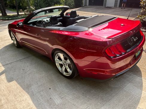 Used 2018 Ford Mustang GT Premium w/ Safe & Smart Package RWD image 5