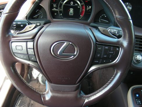 Used 2018 Lexus LS 500 500 Sedan 4D w/ Accessory Package (Z2) image 27