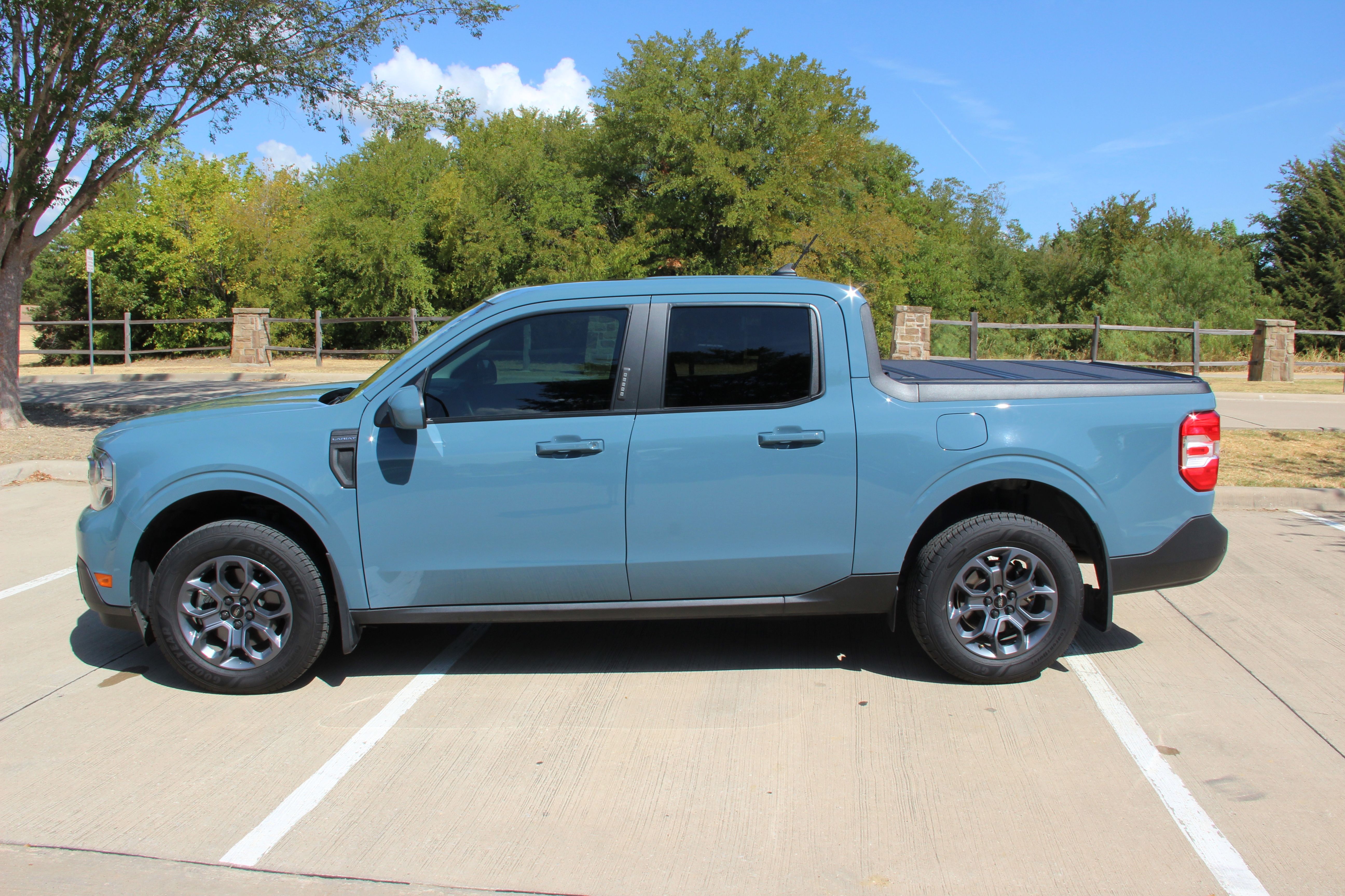 Used 2023 Ford Maverick Lariat w/ Lariat Luxury Package FWD image 1