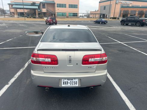 Used 2009 Lincoln MKZ image 4