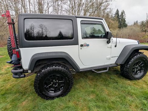 Used 2015 Jeep Wrangler Sport image 10