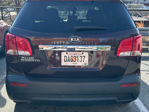 Used 2011 Kia Sorento LX image 8