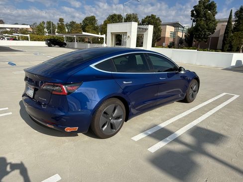 Used 2020 Tesla Model 3 Long Range image 2