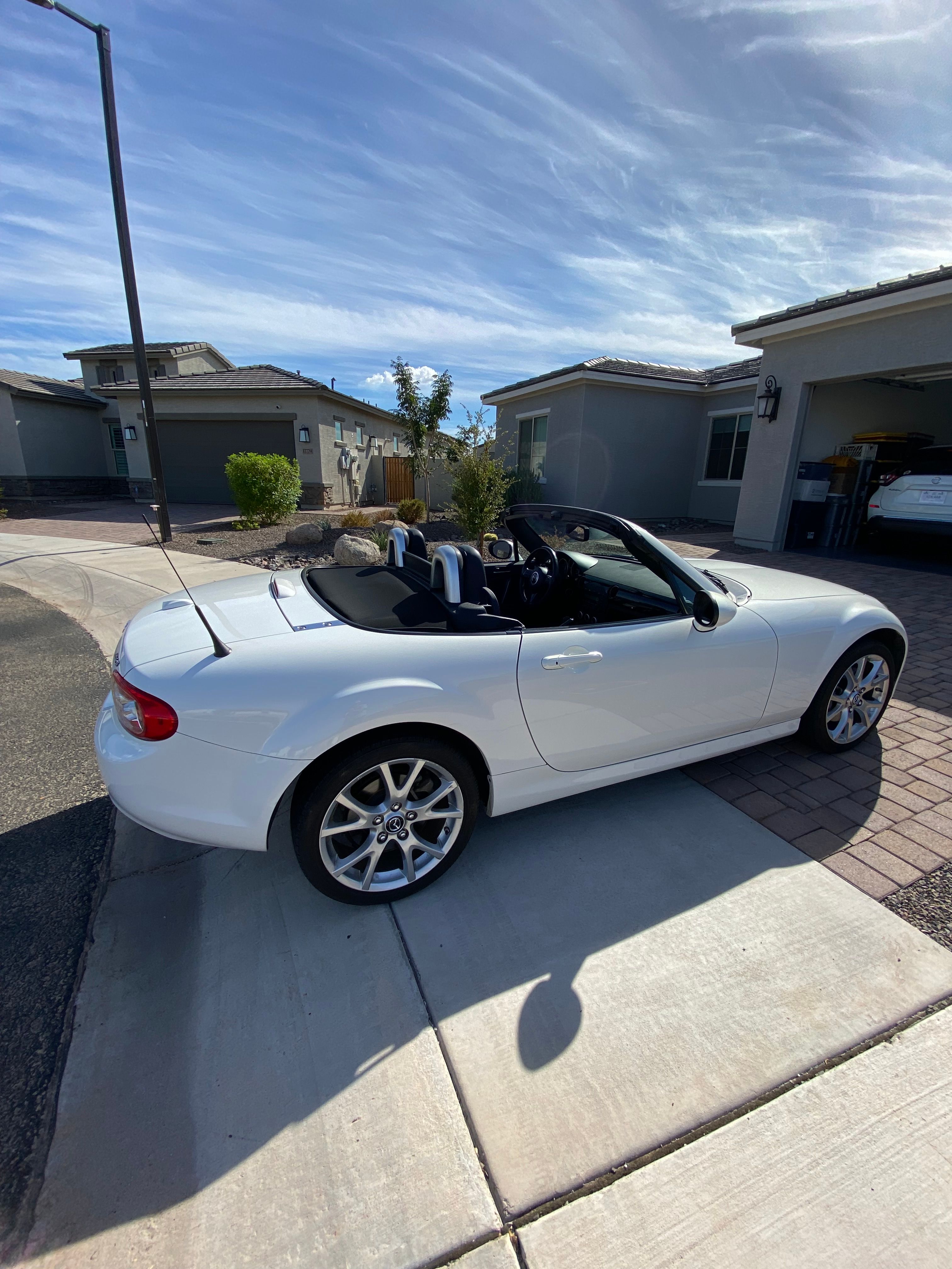 Used 2014 MAZDA MX-5 Miata Grand Touring w/ Premium Package RWD image 15