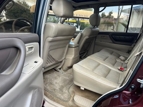 Used 2001 Toyota Land Cruiser image 11