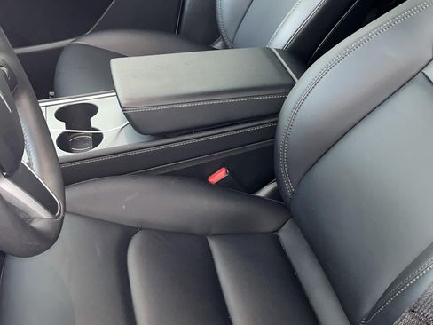 Used 2023 Tesla Model Y Long Range image 9