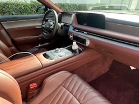 Used 2023 Genesis G90 3.5T image 10