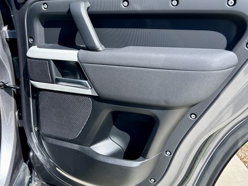 Used 2023 Land Rover Defender 110 SE AWD/4WD image 16