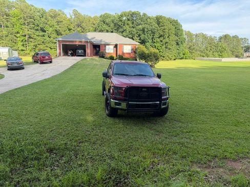 Used 2015 Ford F150 XLT w/ Equipment Group 301A Mid AWD/4WD image 8