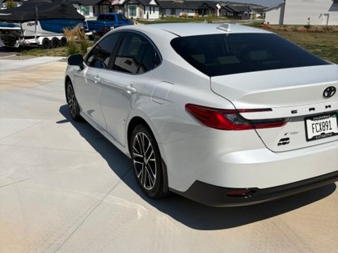 Used 2026 Toyota Camry XLE AWD/4WD image 11