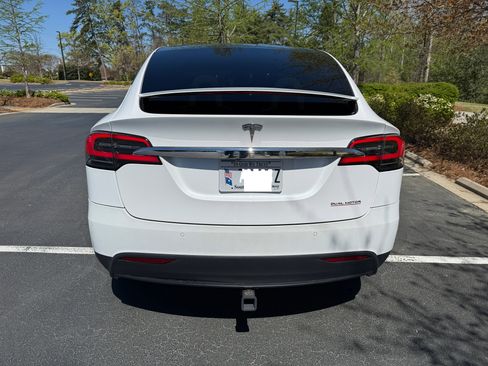 Used 2021 Tesla Model X Performance image 9