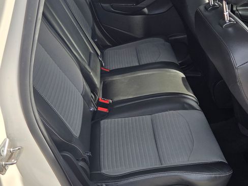 Used 2018 Ford Escape SE w/ SE Sport Appearance Package image 15