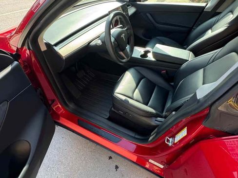 Used 2021 Tesla Model Y Long Range image 13
