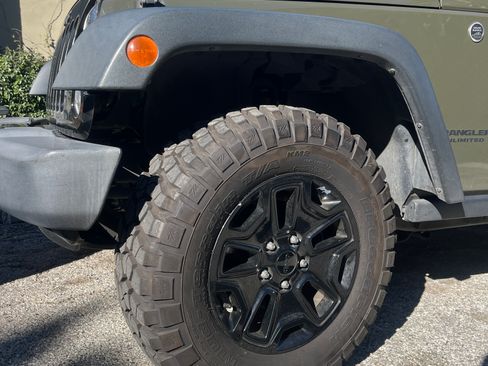 Used 2015 Jeep Wrangler Unlimited Sport image 9