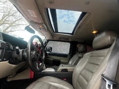Used 2005 HUMMER H2 w/ Preferred Equipment Group image 13
